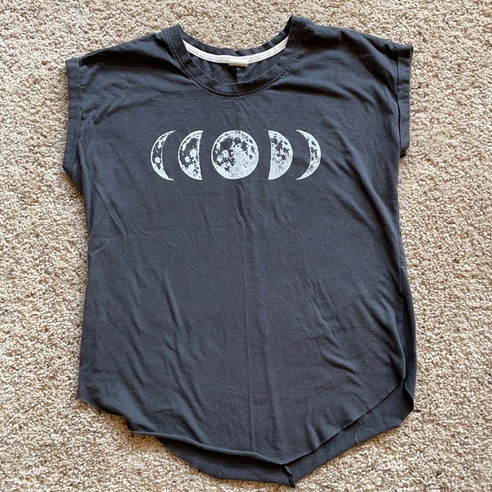 Recycled threads T-shirt.  Size medium, dark gray color.  EUC